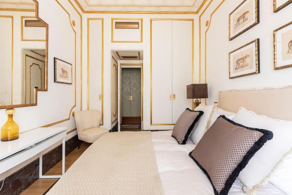 Apartment Casa Aurea By Burghesius Rome